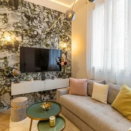 Appartamento Avec Mezzanine Arc De Triomphe Parigi