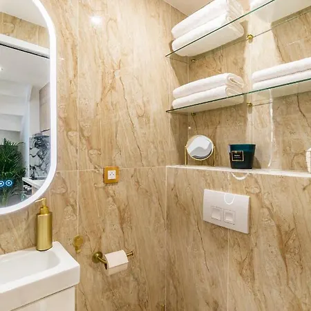 Avec Mezzanine Arc De Triomphe *