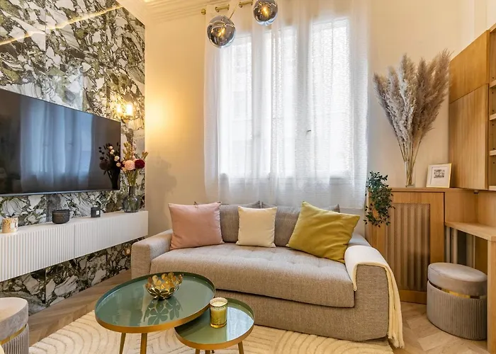 Avec Mezzanine Arc De Triomphe